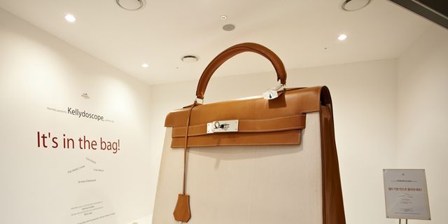 Brown, Product, Bag, Style, Luggage and bags, Tan, Shoulder bag, Leather, Beige, Material property, 