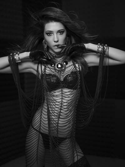 Fashion model, Fashion, Darkness, Beauty, Black, Model, Thigh, Long hair, Muscle, Chest, 
