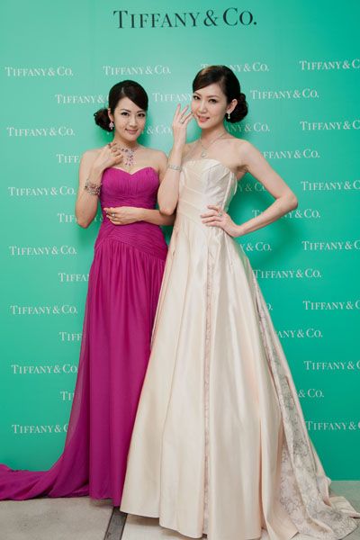 Clothing, Green, Dress, Shoulder, Textile, Joint, Gown, Formal wear, Style, One-piece garment, 