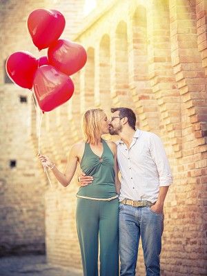 Balloon, Photograph, Red, Party supply, Love, Interaction, Romance, Honeymoon, People in nature, Beauty, 