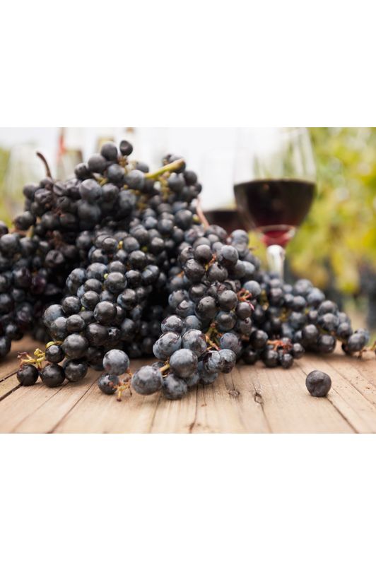 Food, Glass, Produce, Drink, Ingredient, Fruit, Stemware, Wine glass, Natural foods, Berry, 