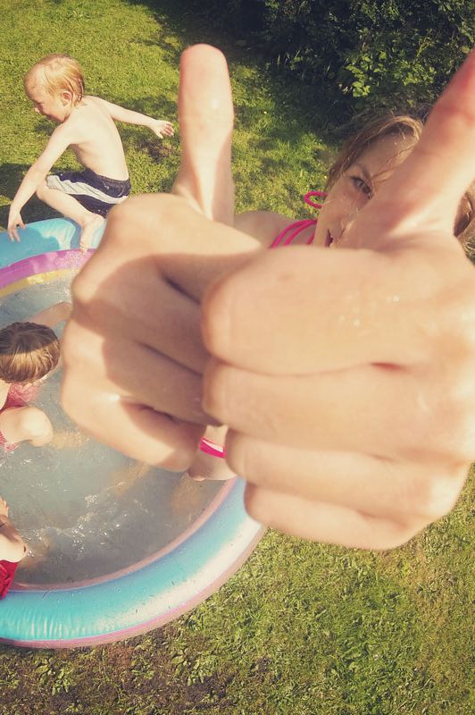 Human, Finger, Fun, Hand, People in nature, Summer, Thumb, Nail, Gesture, Play, 