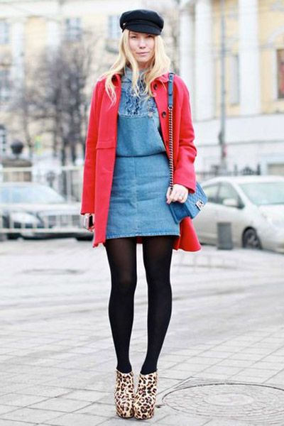 Clothing, Leg, Winter, Sleeve, Human body, Textile, Joint, Outerwear, Fashion accessory, Street, 
