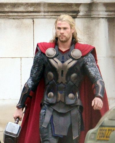 Fictional character, Armour, Costume, Hero, Cloak, Costume design, Thor, Glove, Cosplay, Breastplate, 