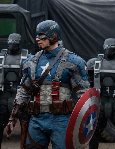 Fictional character, Captain america, Shield, Armour, Helmet, Costume, Carmine, Hero, Avengers, Breastplate, 