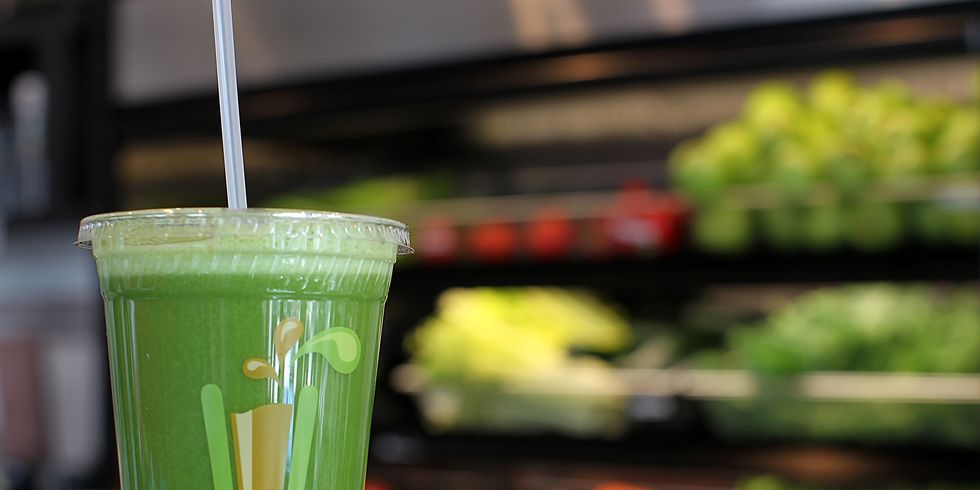 Green, Liquid, Drinking straw, Drink, Juice, Whole food, Non-alcoholic beverage, Vegetable juice, Smoothie, Natural foods, 