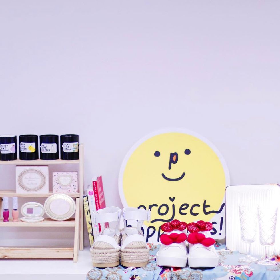 Yellow, Product, Pink, Smile, Room, Food, 