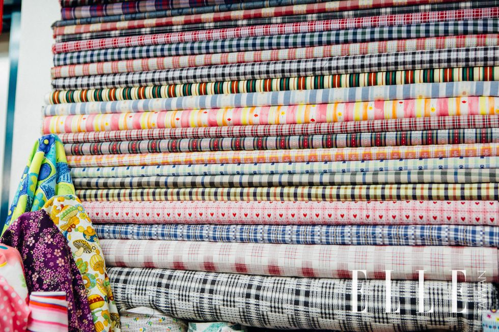 Textile, Pattern, Pattern, Woven fabric, Linens, Plaid, Thread, Art, Craft, Quilt, 