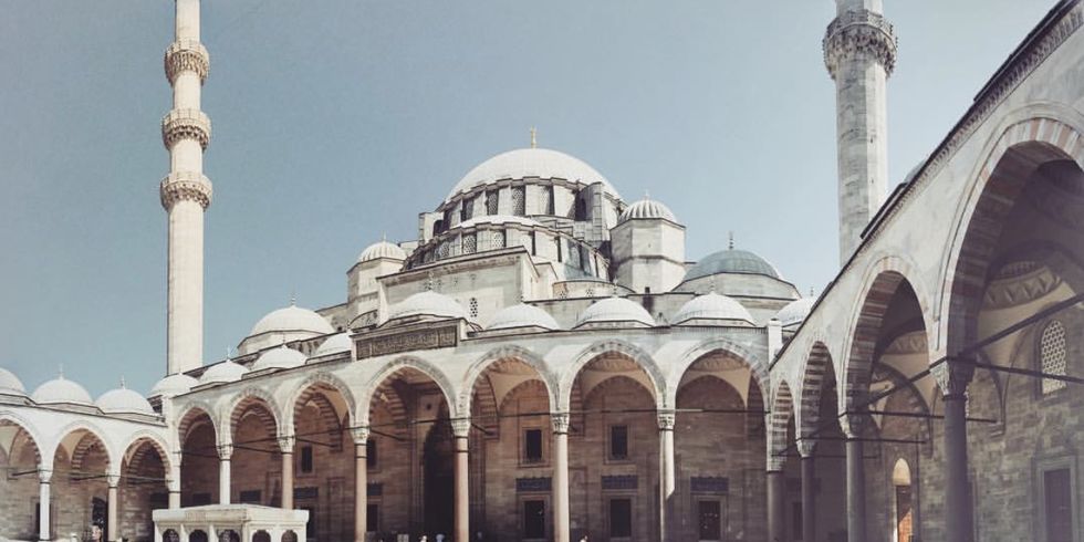Architecture, Dome, Arch, Landmark, Dome, Mosque, Byzantine architecture, Monument, Finial, Historic site, 