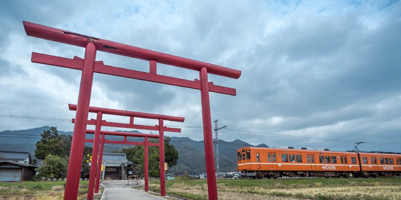 Nature, Torii, Cloud, Track, Landscape, Railway, Line, Rolling stock, Public space, Plain, 