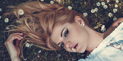 Lip, Hairstyle, Eyelash, Style, Beauty, Brown hair, Model, Blond, Eye liner, Photo shoot, 