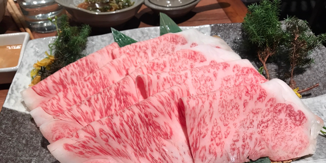 Food, Cuisine, Kobe beef, Dish, Matsusaka beef, Red meat, Shabu-shabu, Beef, Yakiniku, Meat, 