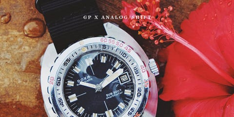 doxa-sub-300t-sharkhunter-gear-patrol-analog-shift-lead-