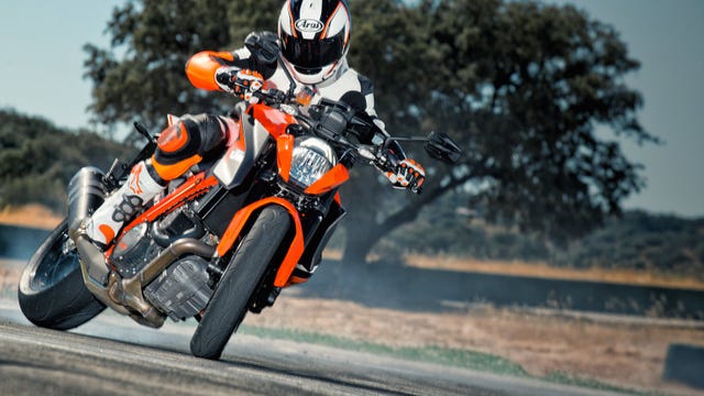 KTM-Duke-R-GP100-Gear-Patrol-Lead-Full-Right