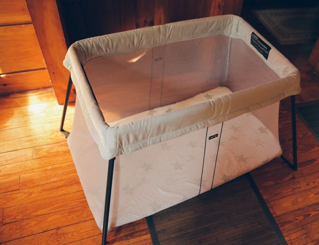 baby bjorn travel crib bassinet