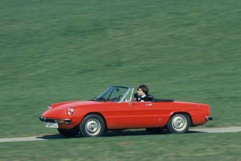 Bond-Car-Alfa-Spider-Gear-Patrol Bond-Car-Alfa-Spider-Gear-Patrol
