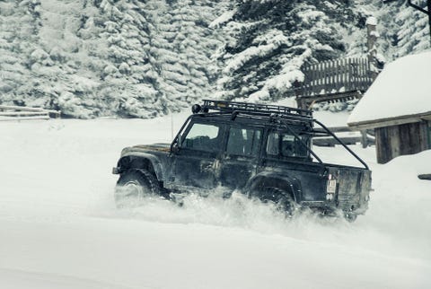 Bond-Car-Bigfoot-Defender-Gear-Patrol.jpg Bond-Car-Bigfoot-Defender-Gear-Patrol.jpg