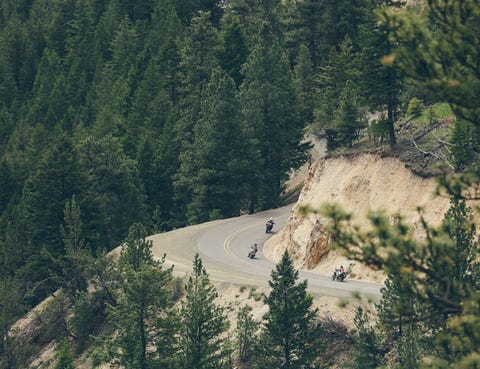 10 Incredible Driving Roads in the USA