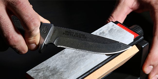 How to Sharpen a Bowie Knife With a Sharpening Stone 