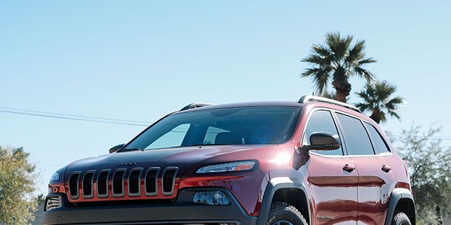 Review 16 Jeep Cherokee Trailhawk An Suv For The Suburbanite Off Roader