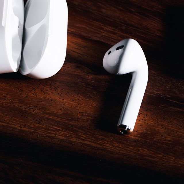 airpods gear patrol ambiance 1