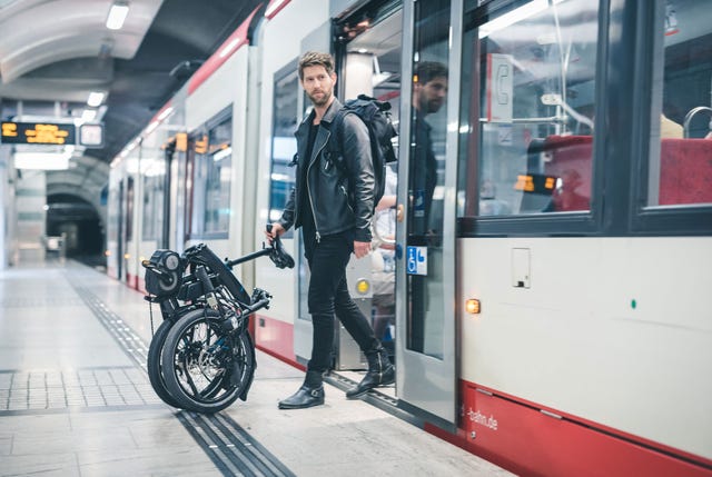 e-bikes-2017-gear-patrol-full-lead-2