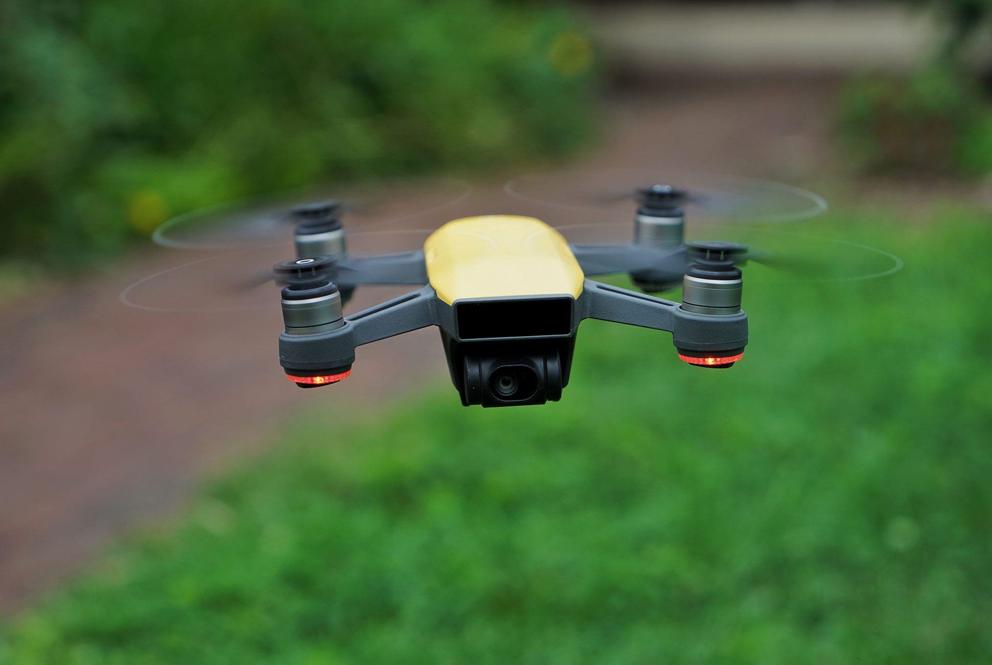 Arving Kapel Planet Review: DJI Spark, a Selfie Drone with an Eye on the Future - Gear Patrol