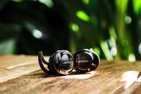 Review: Bose SoundSport Headphones - Gear Patrol