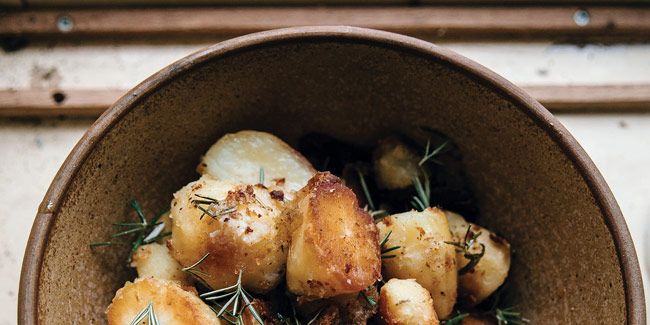 Recipe: The Best Roast Potatoes, Made with Duck Fat and Cheese - Gear ...