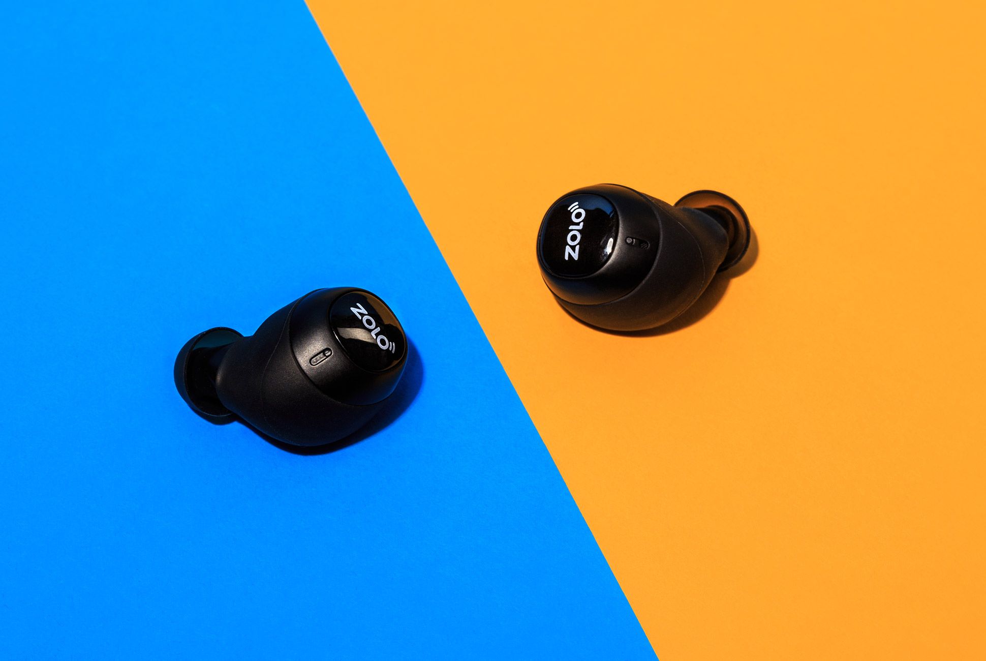 How Do Anker's $99 Wireless EarBuds Stack Up to AirPods?