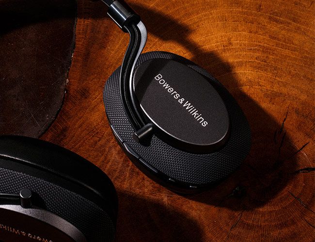 Bowers & Wilkins PX Review: Where Supreme Design and Spacious
