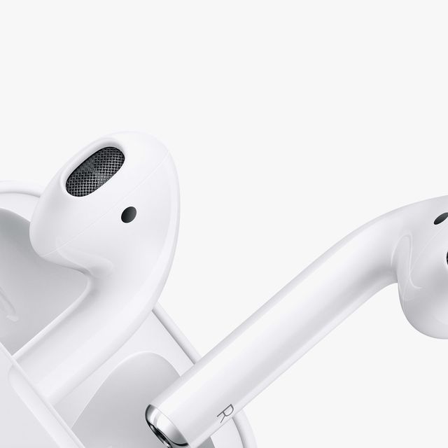 How-to-Clean-Your-AirPods-gear-patrol-lead-full