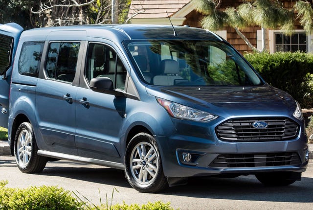 2018-Ford-Transit-Connect-gear-patrol-slide-3