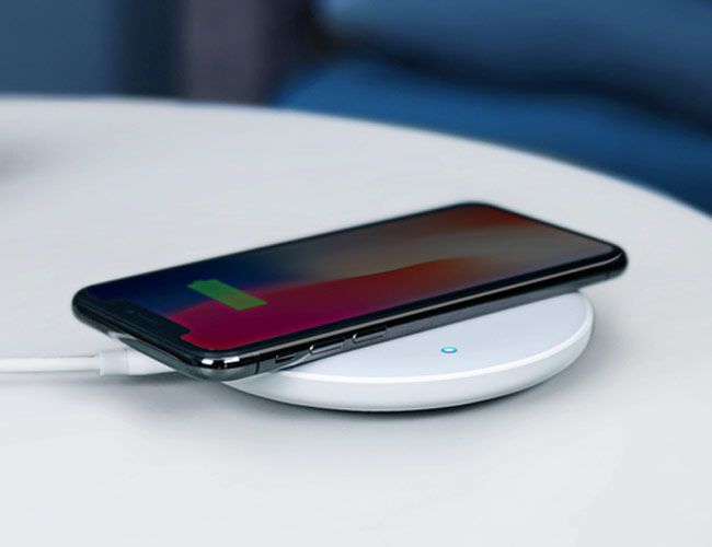 Not All Wireless Chargers Will Work With Your Current Desk Setup