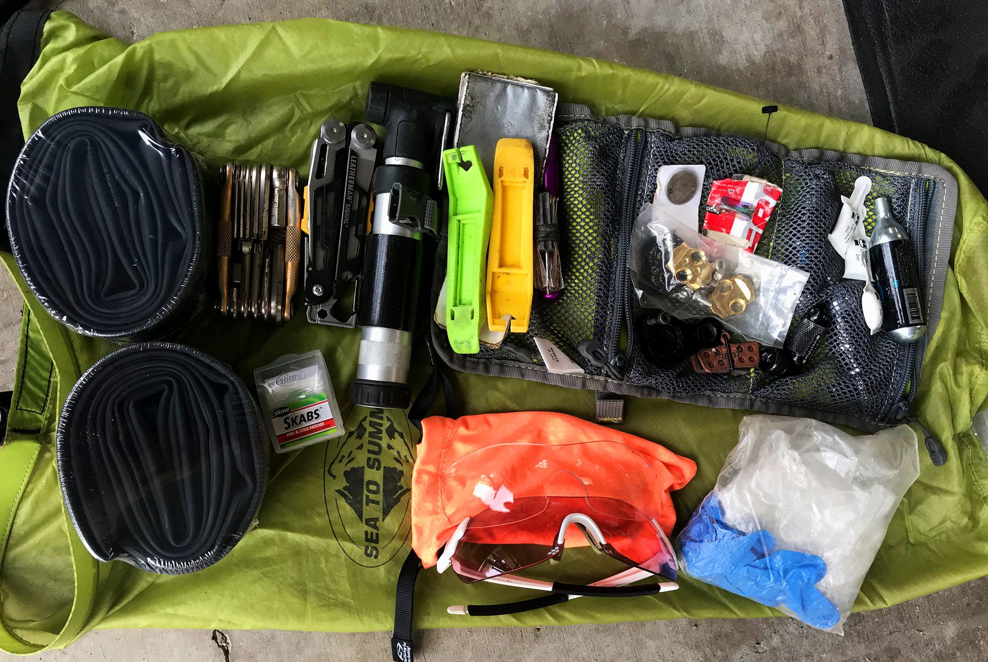This Is What You Need In Your Mountain Bike Repair Kit