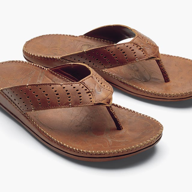 olukai-hoe-gear-patrol-full-lead olukai-hoe-gear-patrol-full-lead