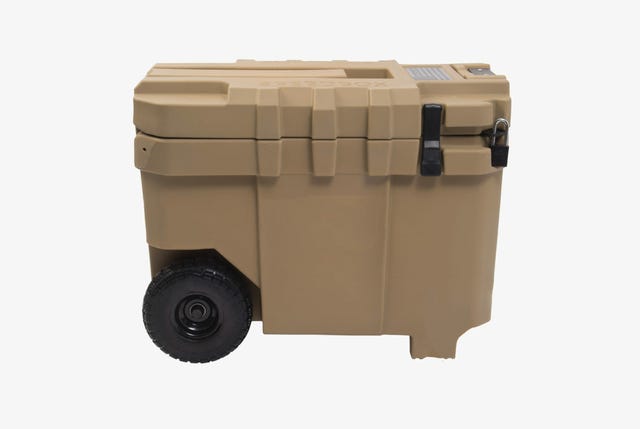 Speedbox-Endurance-40-gear-patrol-full-lead
