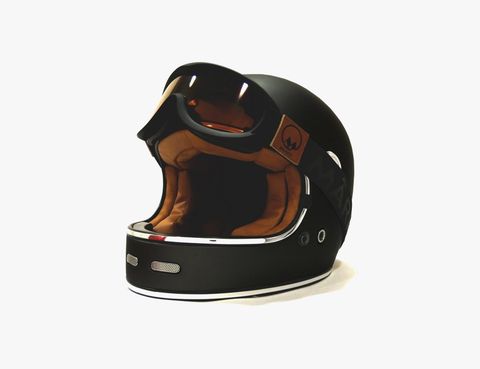 5-Superb-Vintage-Motorcycle-Helmets-De-Marques-Boutique-gear-patrol-Moto-Integral-Marko-Helmut