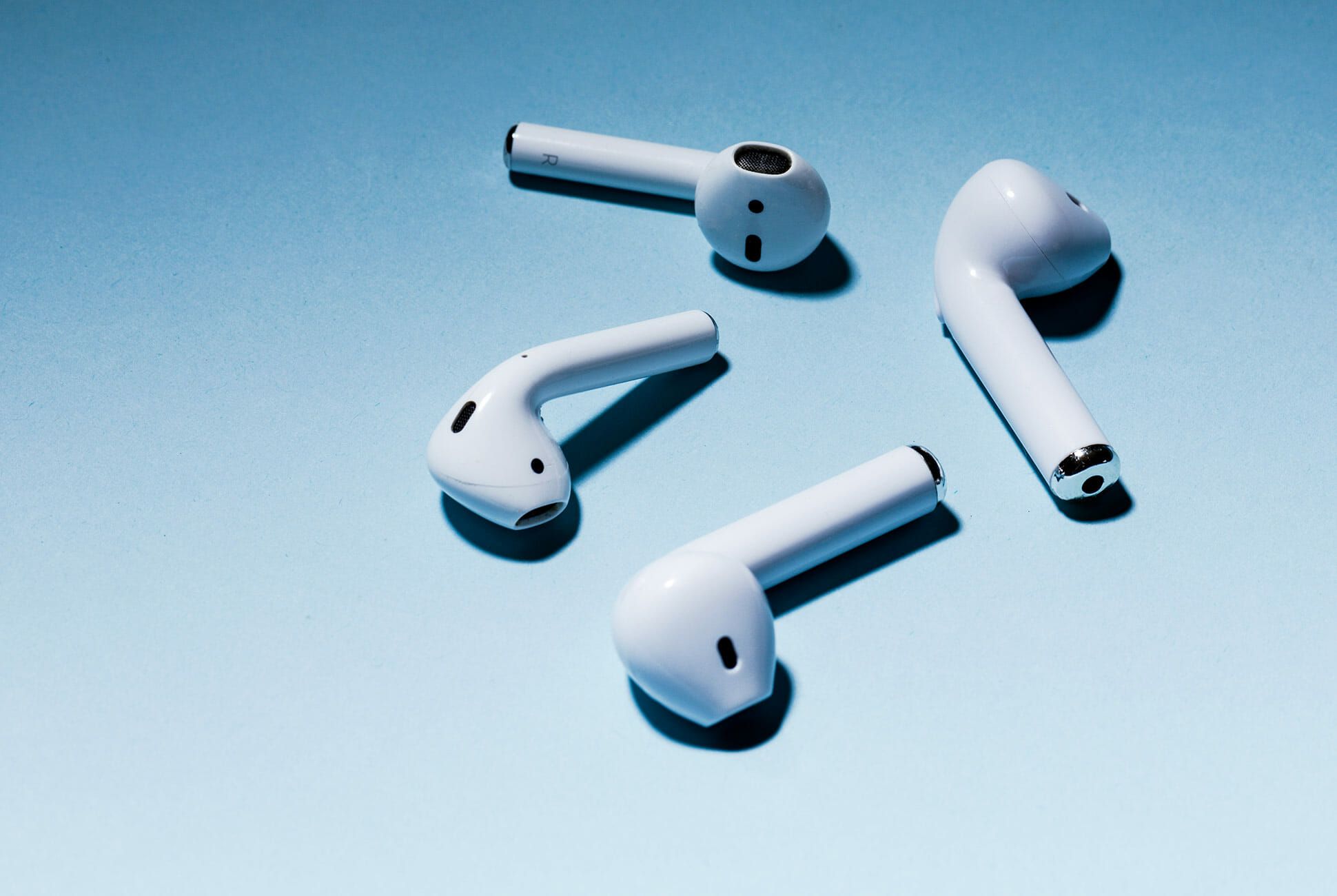 fake apple wireless earbuds