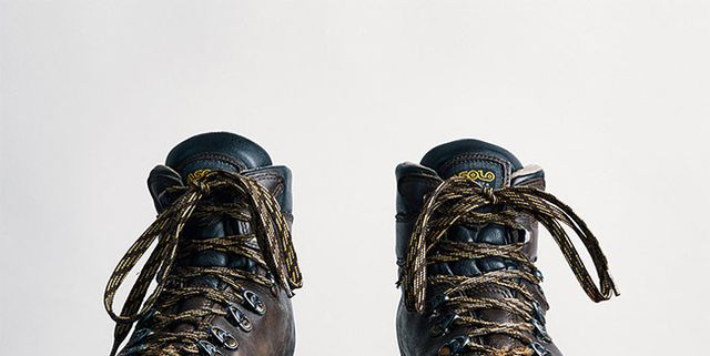 How to Waterproof Boots for Hiking