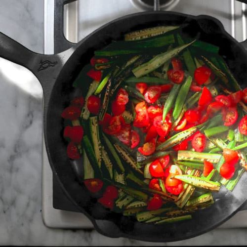 Best cast iron skillets for both new and experienced cast-iron cooks.