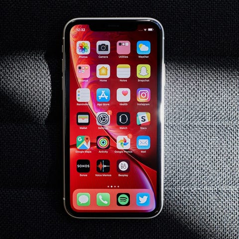 iPhone-XR-Gear-Patrol-slide-1.jpg