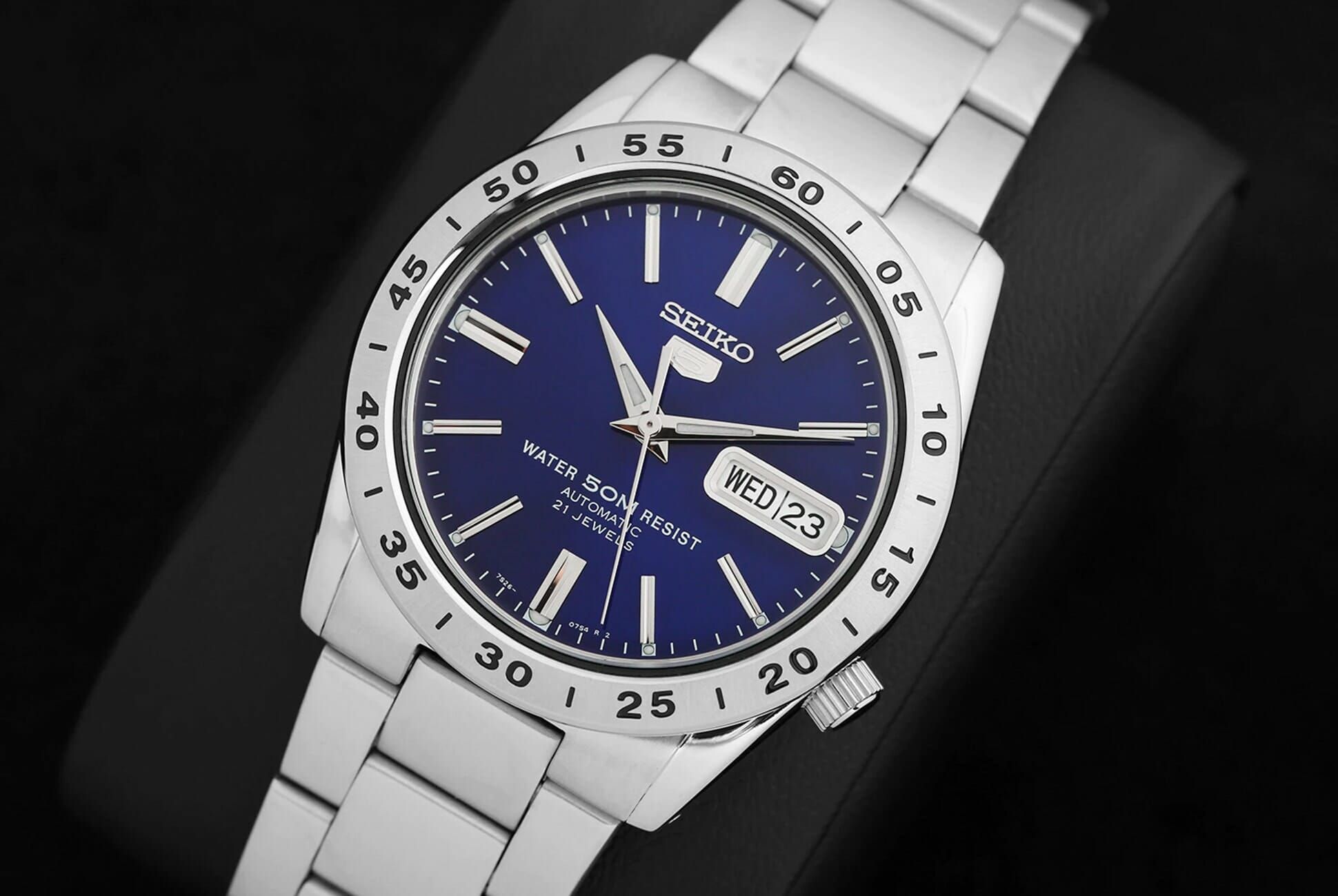 $77 Will Get You This Seiko 5 Automatic Watch on a Bracelet