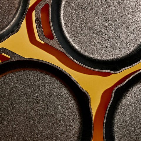 What-to-Season-Your-Cast-Iron-Skillet-With-Gear-Patrol-Feature-v12