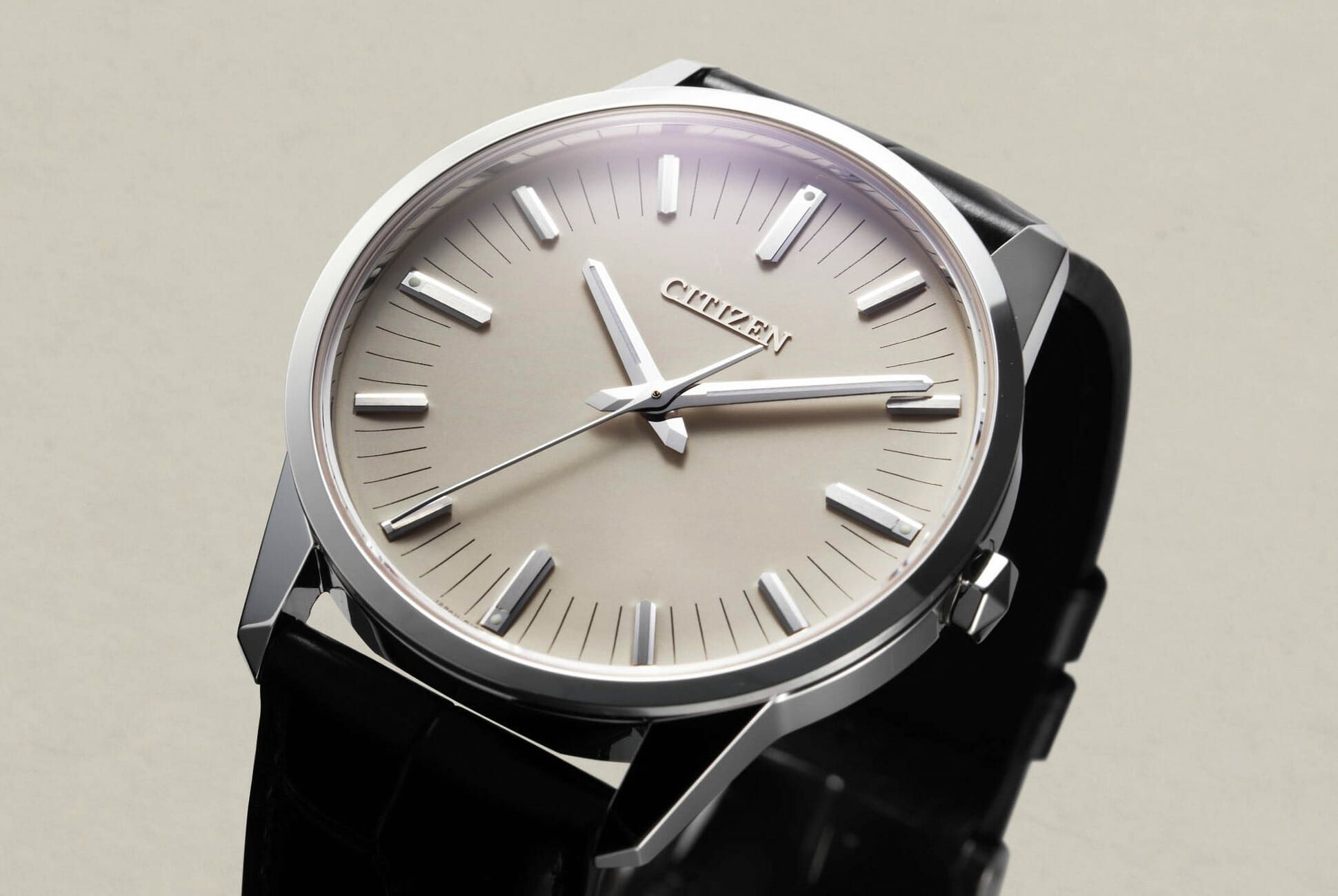 quartz watch accuracy