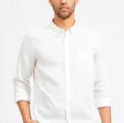 Everlane-Linen-Shirts-Gear-Patrol-Feature everlane linen shirts gear patrol feature