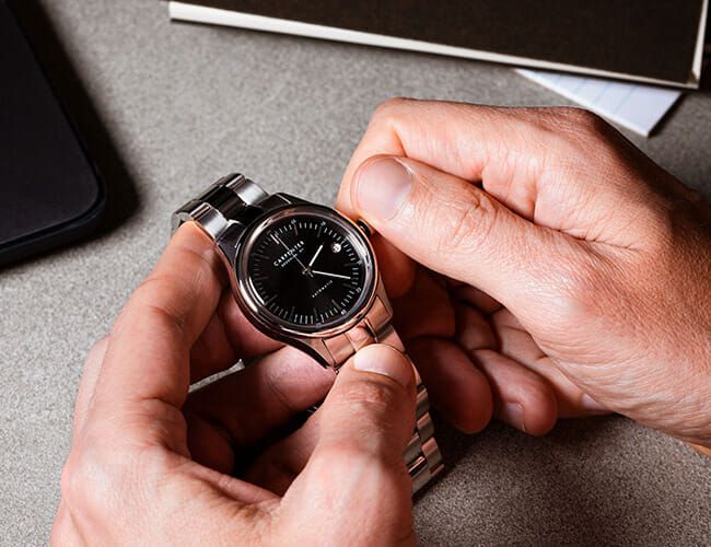 gear wrist watch