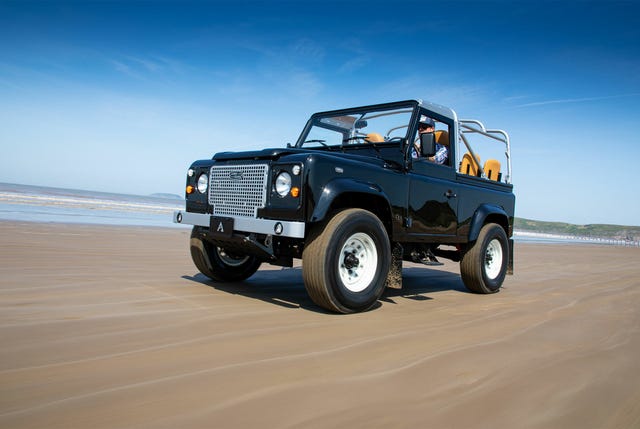 Custom-Defender-90-Gear-Patrol-slide-1