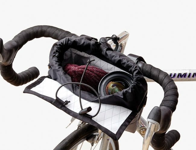 This Handlebar Bag Makes Access on the Fly a Breeze
