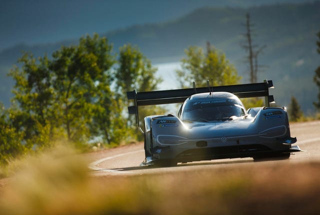 VW-ID-R-Pikes-Peak-Gear-Patrol-lead-full